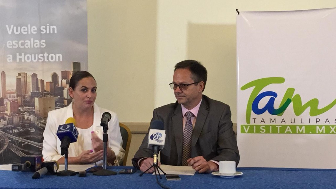 Con un mural cultural conmemoran 20 años de la ruta aérea Tampico - Houston