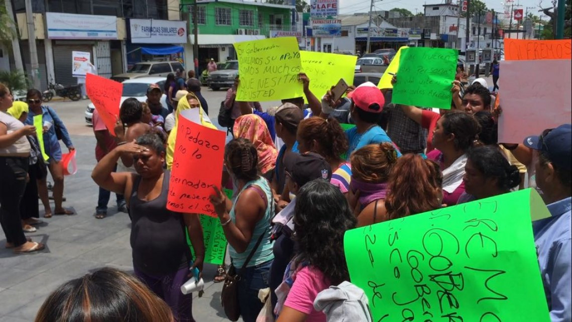 Invasores protestan frente a presidencia, piden apoyo de autoridades municipales