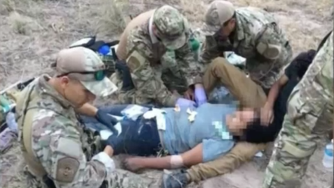 Rescatan a migrantes deshidratados en Texas