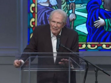 Predicador causa indignación por plegaria “Florence”