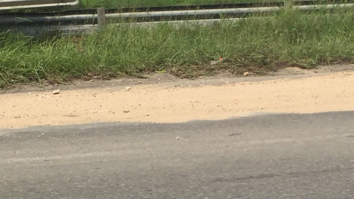 Cierran parcialmente carretera de Altamira, por derrame de combustible