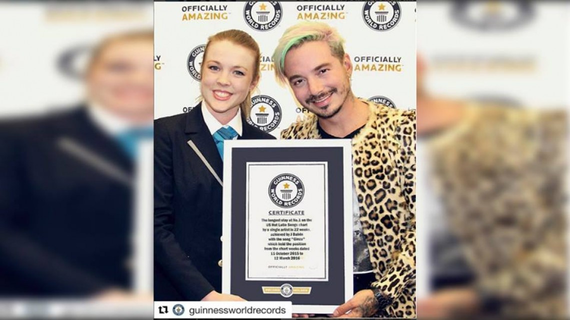 J Balvin recibe reconocimiento y entra en el Record Guiness