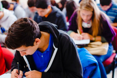 Asegura Conacyt que mantendrá el mismo numero de becas que en el 2016, pese a recortes