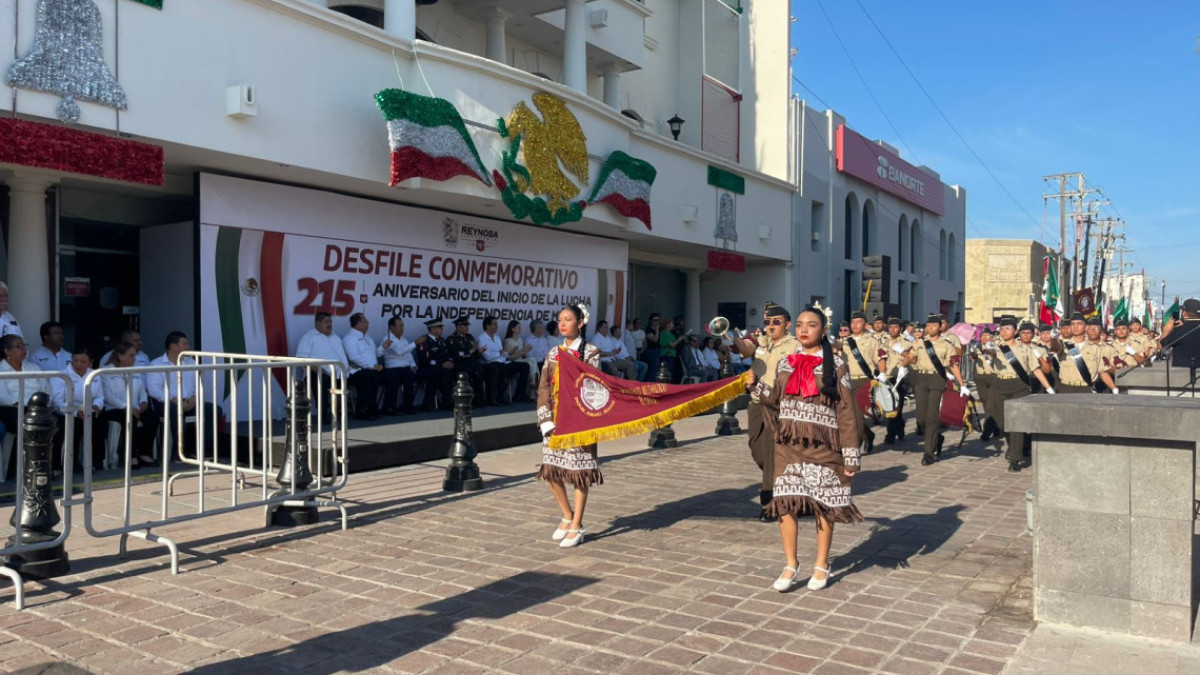 Desfilan por el 215 aniversario de la Independencia de México en Reynosa