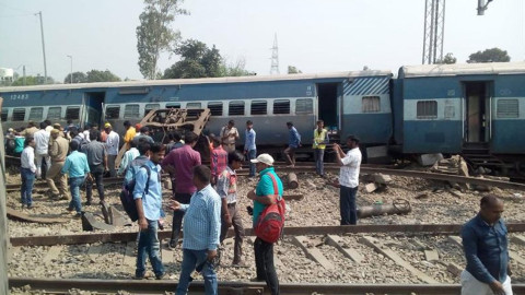 Descarrilamiento de tren en India deja 7 muertos y 30 heridos