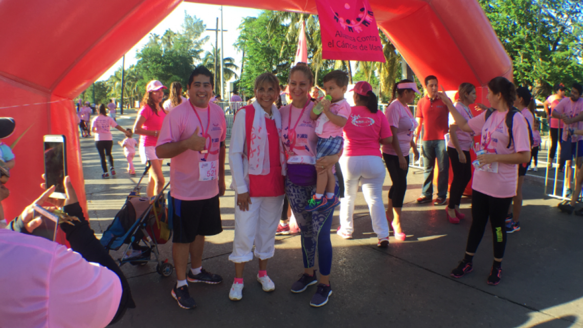 Corren contra el cáncer de mama