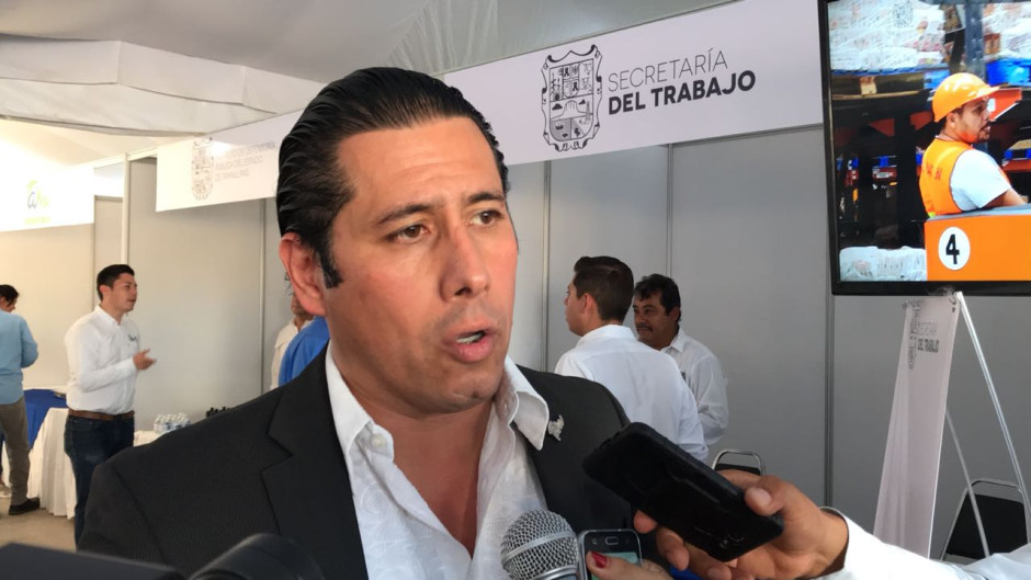 Trabajadores se quejan por falta de aire acondicionado en centros de trabajo