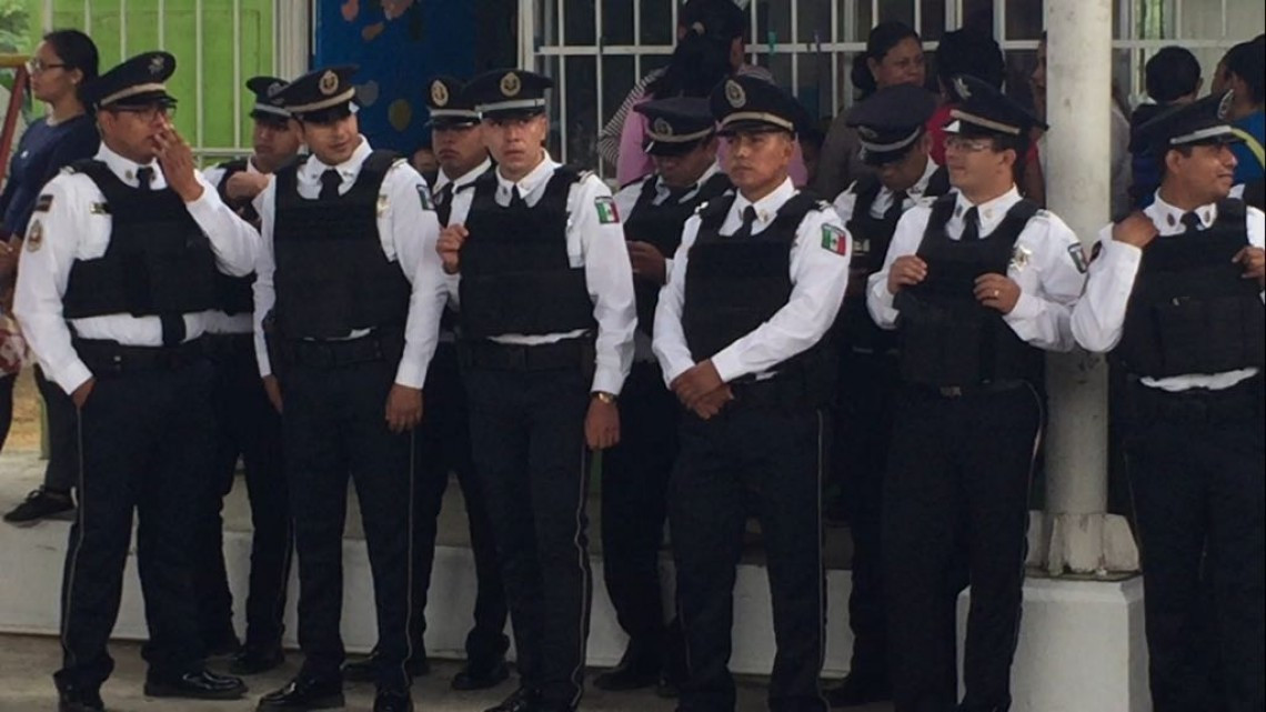 Municipio apoya a la policía estatal con mantenimiento a unidades