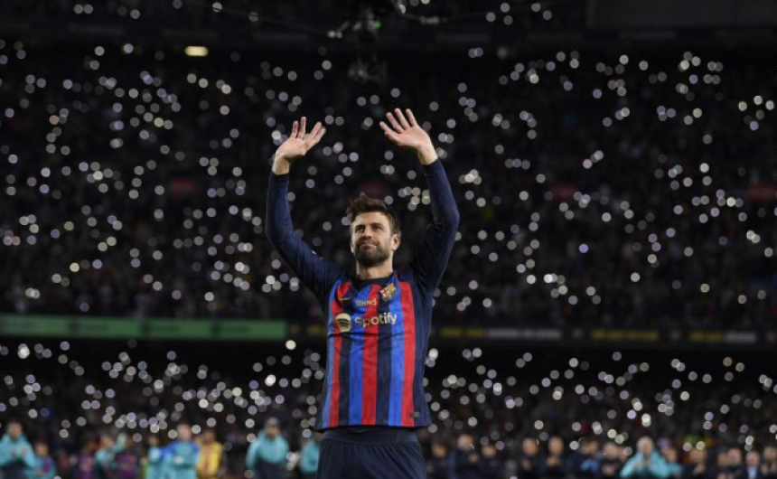 Entre lagrimas, se despide Gerard Piqué del Camp Nou
