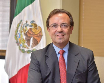 Abren centros de defensoría en consulados de México en EU