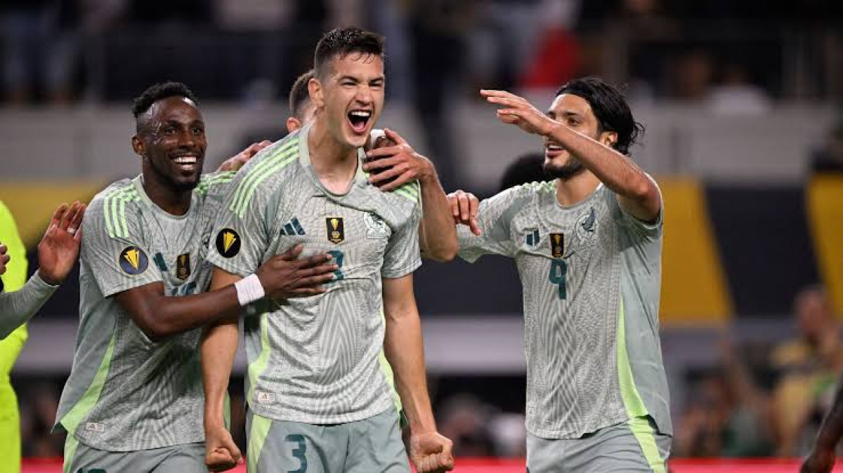México vence 2-0 a Surinam y asegura su pase a cuartos de final en la Copa Oro