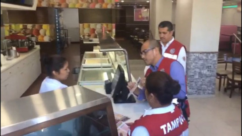 Volantean campaña "comercio seguro" en zona centro 