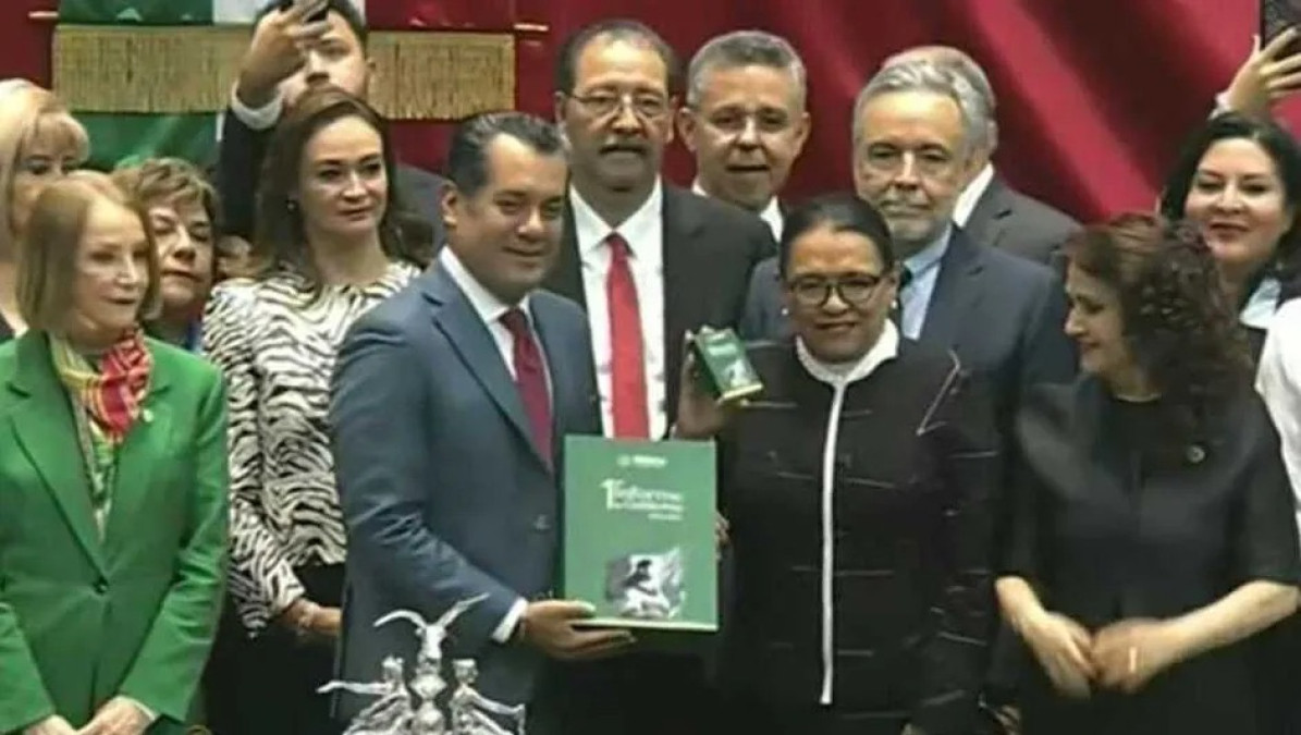 Gobernación entrega a Diputados el primer informe de Claudia Sheinbaum