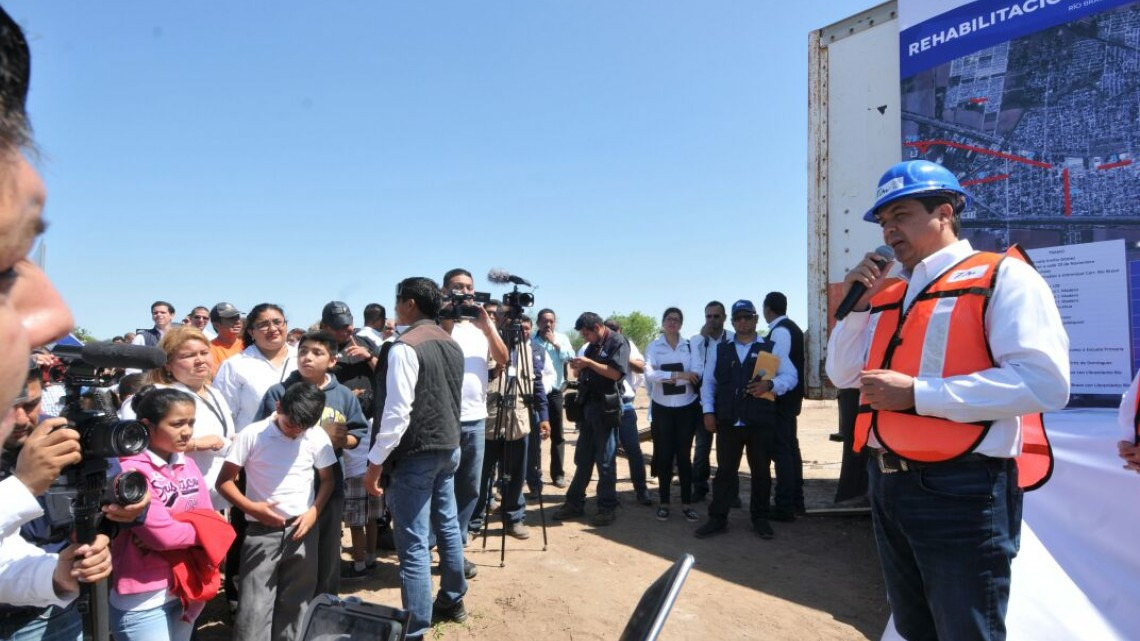  Rehabilitación de pavimentos beneficia principales vialidades de río bravo