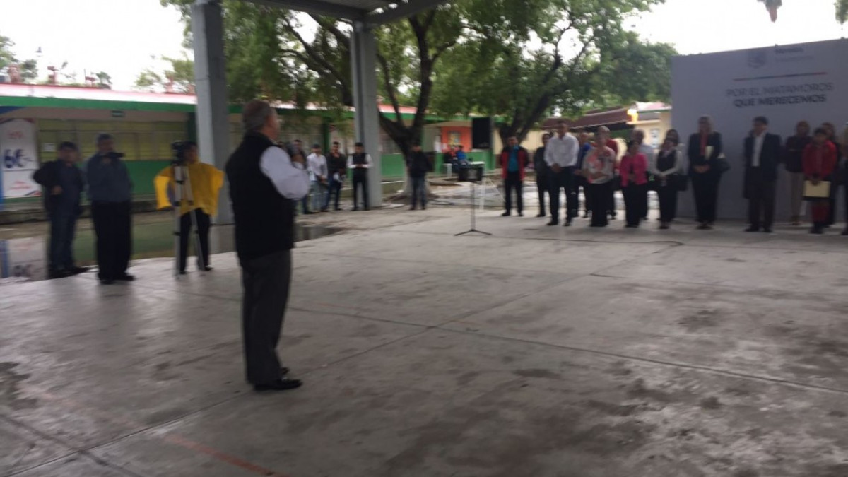 Inaugura Chuchín techumbre en escuela primaria