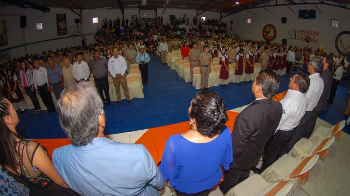 Alcalde felicita graduados de Secundaria General #1