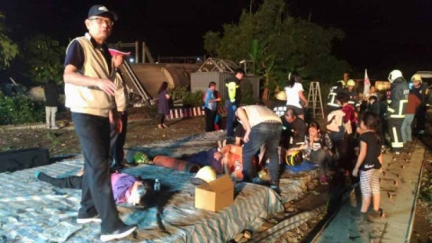 22 muertos por accidente de tren en Taiwán