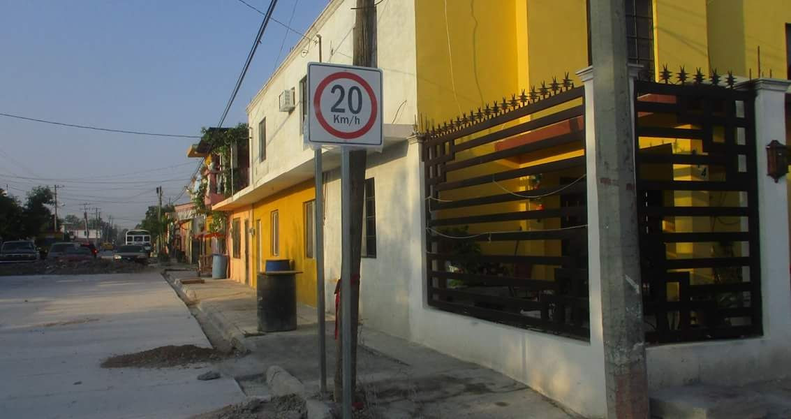 Utilizan pavimentación para nivelar banquetas