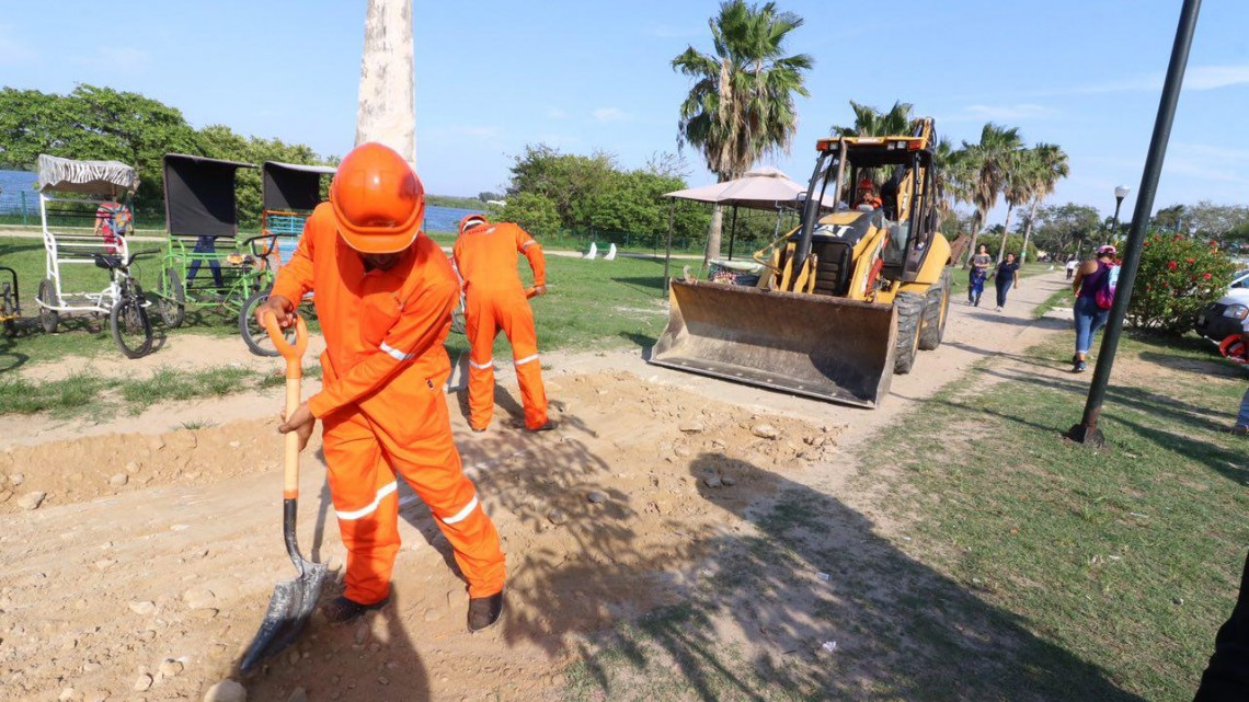 Arranca reconstrucción de pista de trote en Laguna del Carpintero