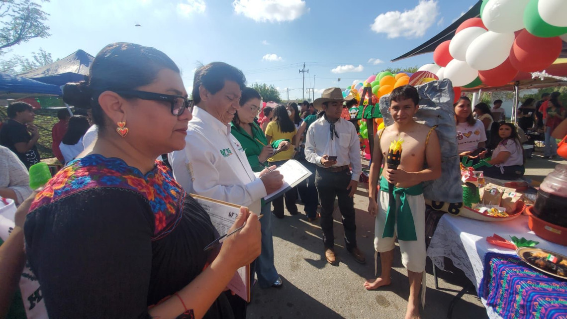 Conmemora UTNL Día de la Independencia