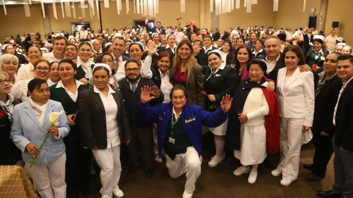 Dedica Maki Ortiz festejo a enfermeras en su día