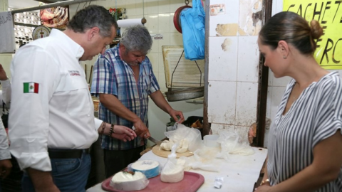 Apoya Ayuntamiento con consumo local