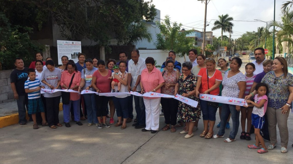 Entregan una calle más en la colonia Petroquímicas