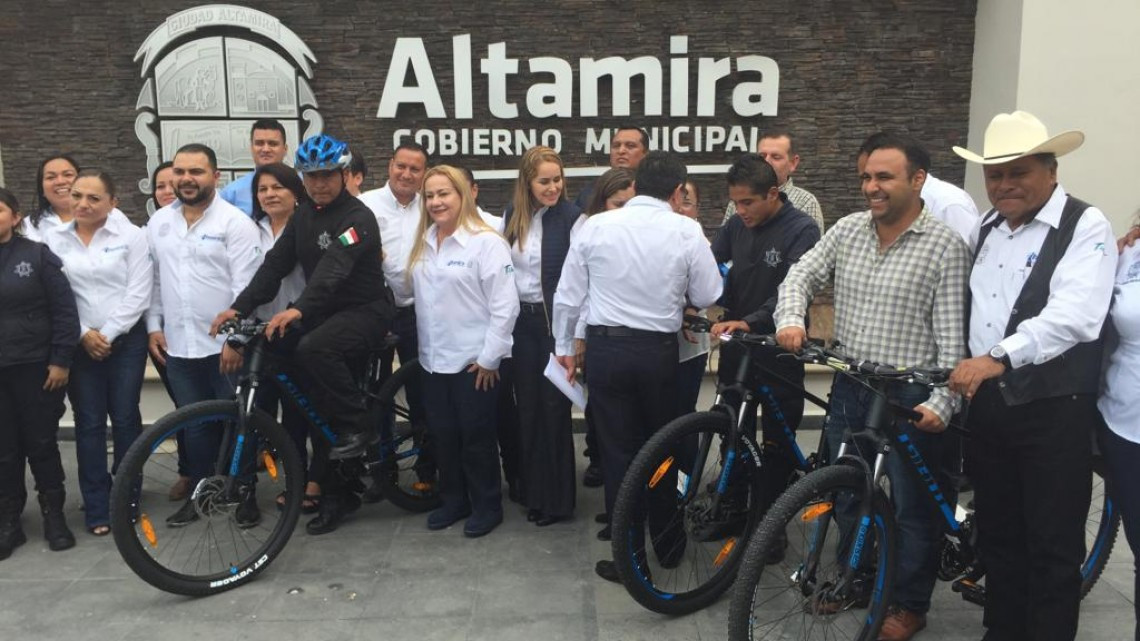 Entregan bicicletas a la Policía estatal para mejorar vigilancia en el primer cuadro de la ciudad