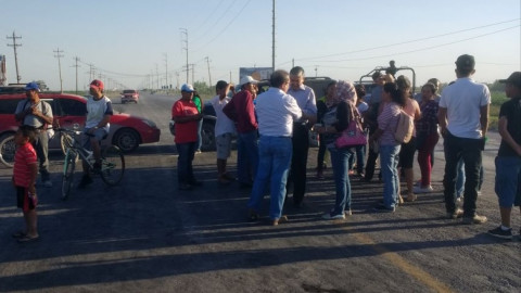 Atiende COMAPA petición de usuarios en Valle Soleado