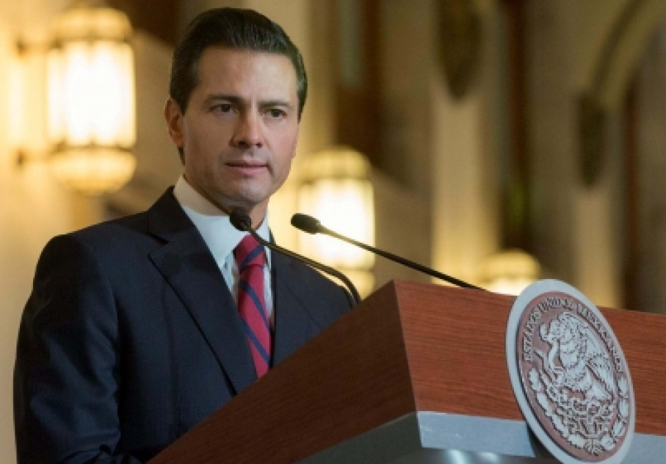 Reconoce EPN a empresa por mantener precio de harina