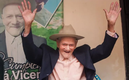 Celebra hoy sus 113 años el hombre más longevo del mundo 