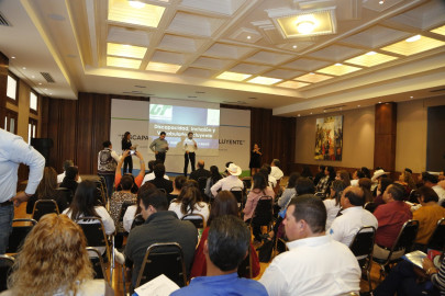 Capacitan a servidores públicos sobre discapacidad y lenguaje incluyente