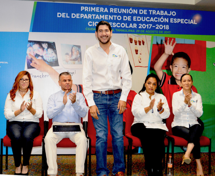 Entrega SET material didáctico y equipos de cómputo e impresión 