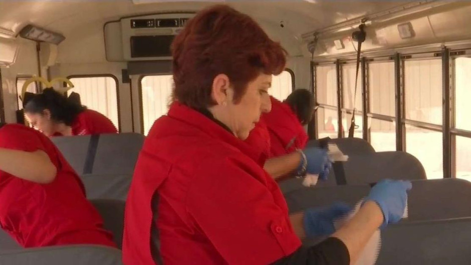 Intensifican medidas para prevenir el coronavirus en autobuses escolares