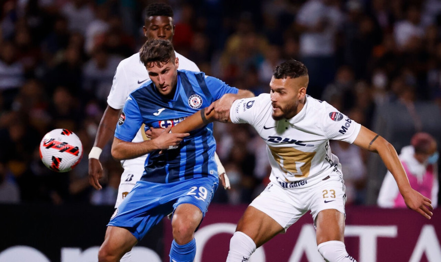 Pumas saca ventaja ante Cruz Azul en la semifinal de ida