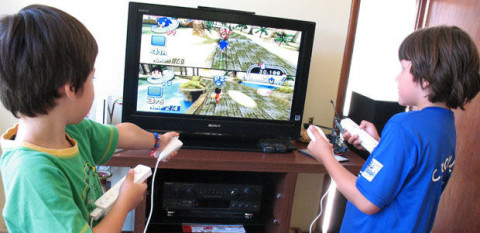 Advierten desventajas de que niños reciban dispositivos electrónicos