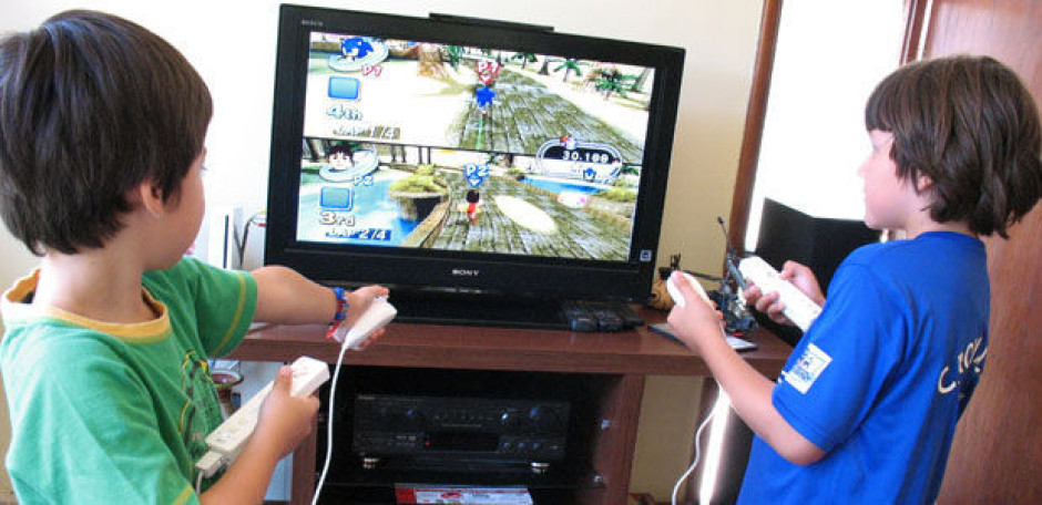 Advierten desventajas de que niños reciban dispositivos electrónicos