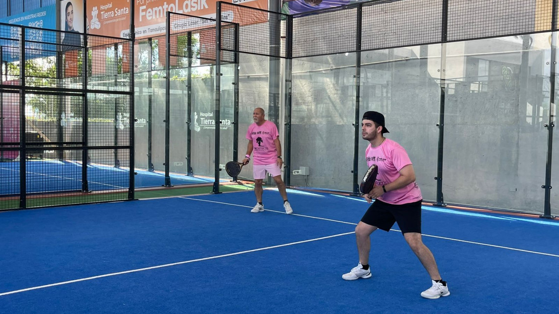 Torneo de pádel beneficia a mujeres con cáncer