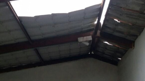 Techo de comedor escolar a punto del colapso en Madero