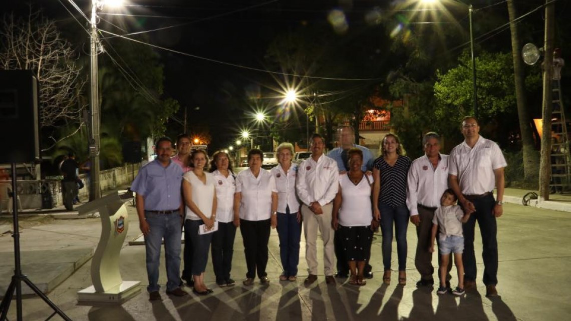 Inauguran circuito de alumbrado en las colonias México y las Américas