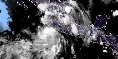 ‘Flossie’ ya es huracán categoría 1 
