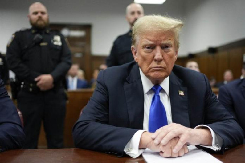 Juez del ‘caso Stormy Daniels’ aplaza indefinidamente sentencia contra Trump