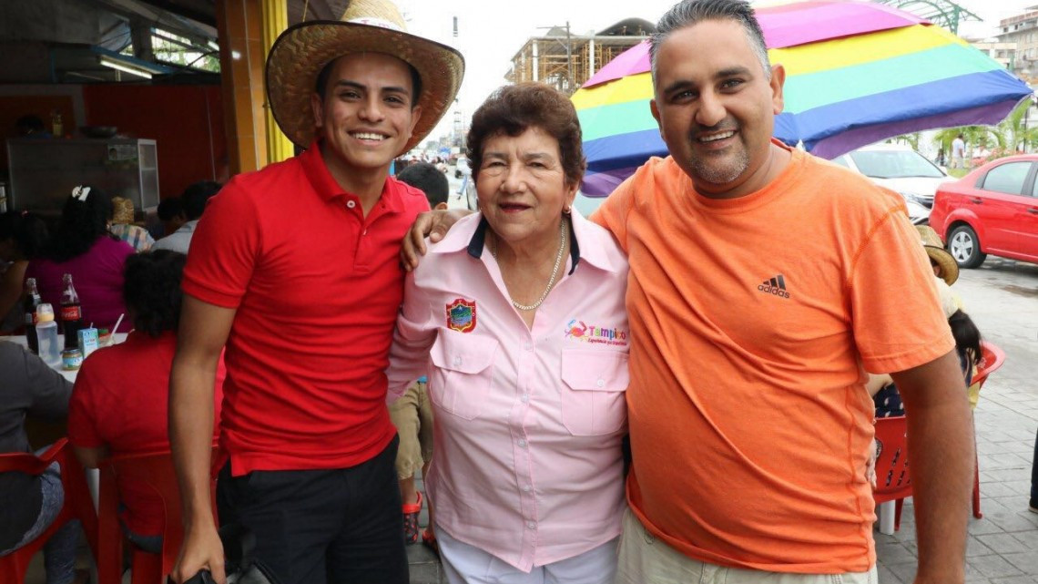 Alcaldesa saluda a turistas en Edificio de Ex- Aduana de Tampico