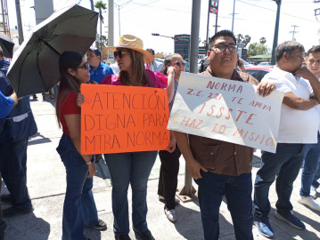 Vuelven a protestar Maestros por mala atención del ISSSTE en Matamoros