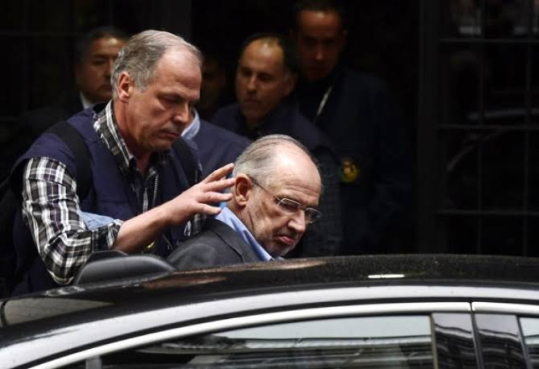 Exdirector del FMI Rodrigo Rato ingresa a prisión en Madrid