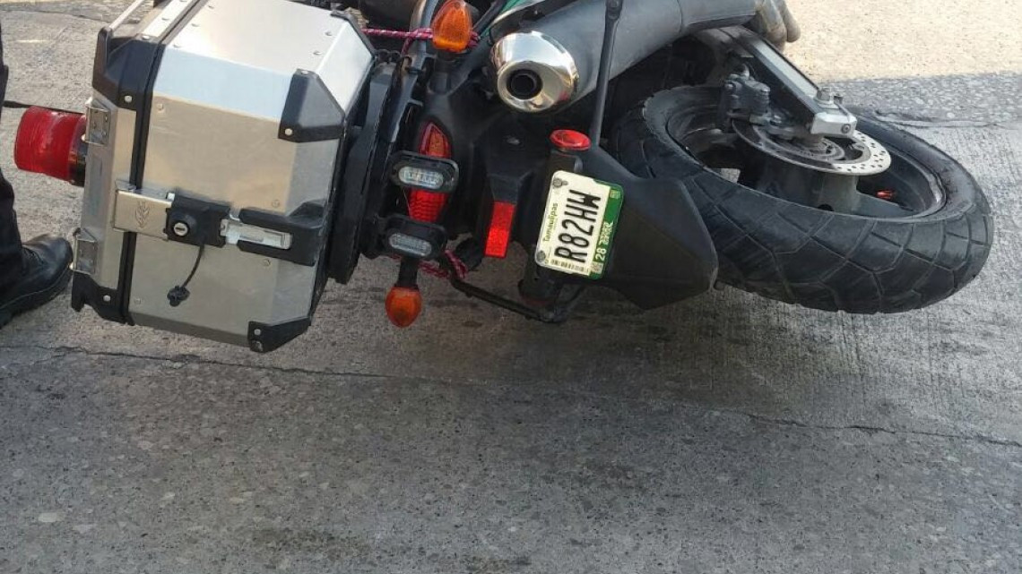 Chocan policías cuando iban detrás de ladrones