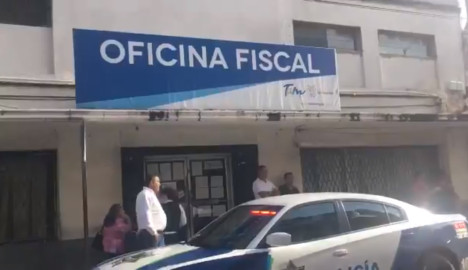 Vinculan a proceso a cajera corrupta