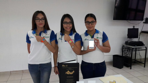 Alumnas del Conalep crean pulsera antisecuestro