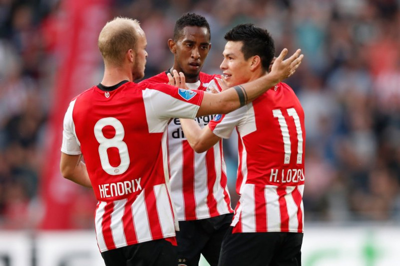 Hirving Lozano anota golazo en su debut