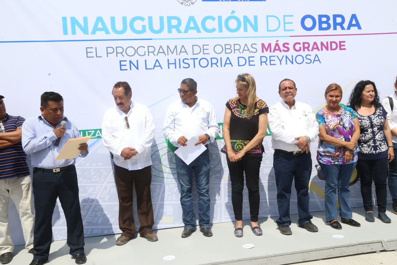 Maki entrega obras a familias de Balcones